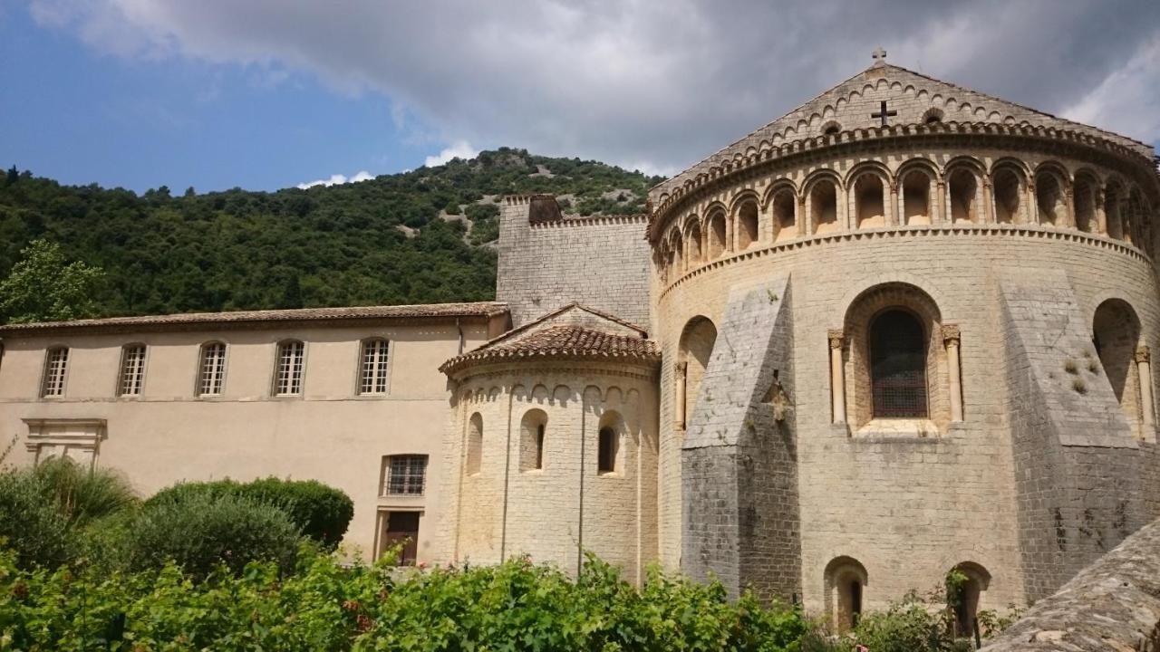 Gite De La Tour Saint-Guilhem-le-Desert Exterior foto